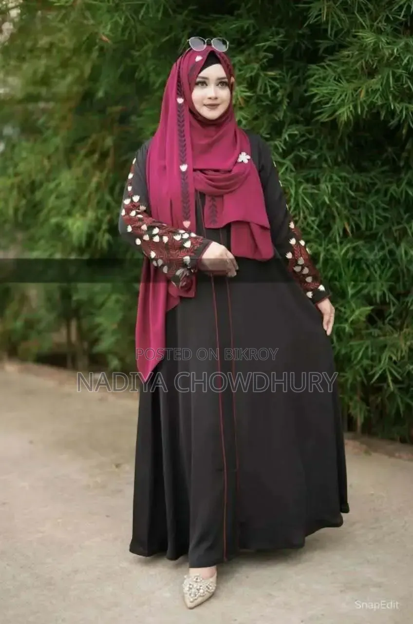 🌸 Hasnahena Burqa 🌸 Fabric: Imported Dubai Cherry 🌸 Work: Sleeves