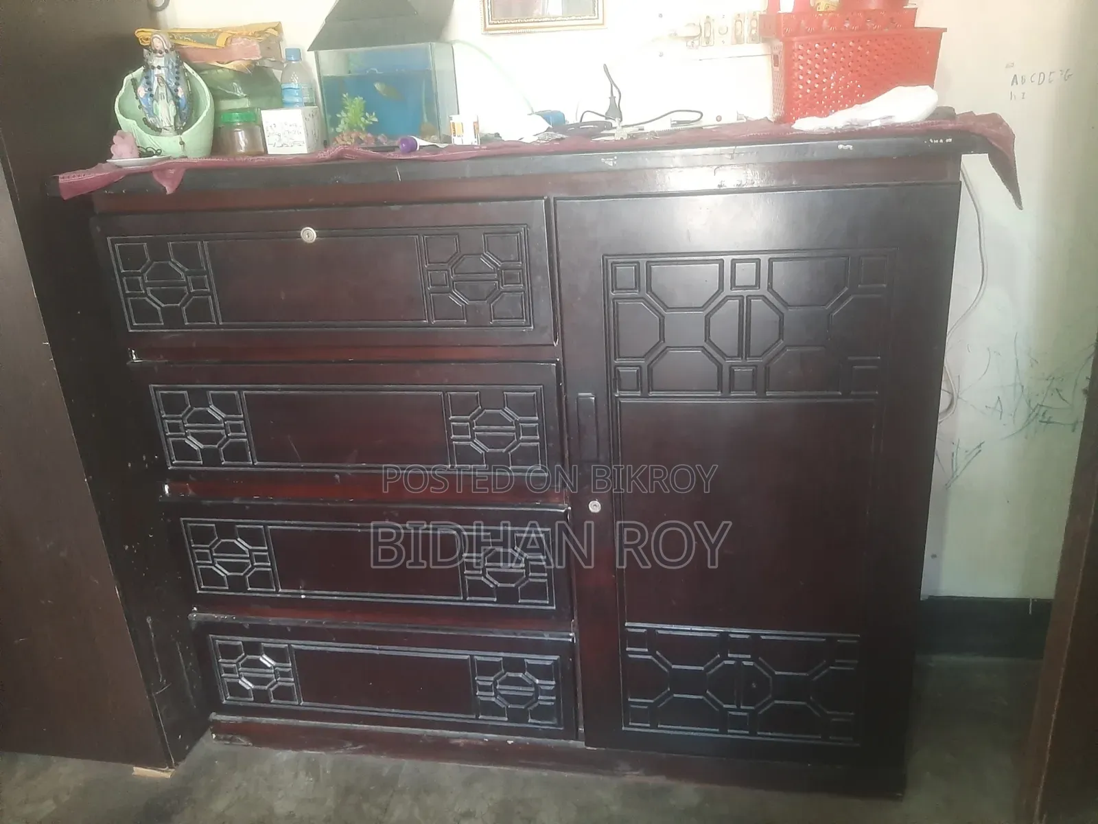 Malaysian Board Wardrobe for Sale