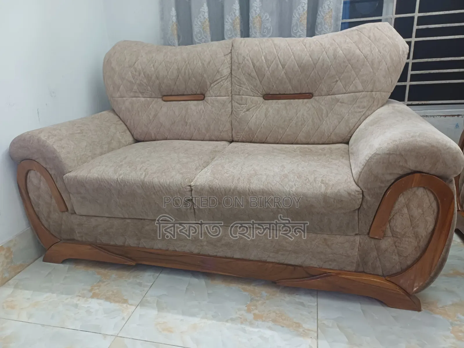 Sofa (05) Cushion for Sale