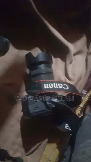 ক্যানন ইওএস ৭০০ডি ডিএসএলআর ক্যামেরা ১৮-১৩৫ মিমি লেন্স সহ