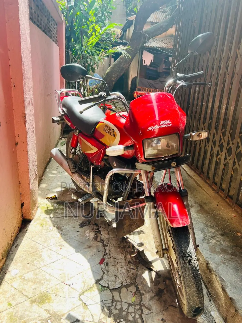 Hero Splendor Plus 2011 Red