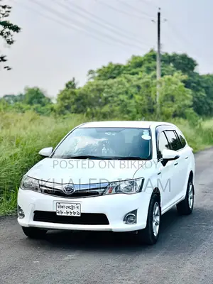 টয়োটা এক্সিও ২০১৫ সাদা