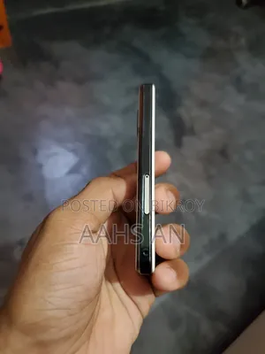 জিও আর১১ সাদা