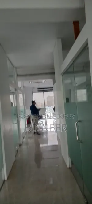 গুলশান-২ এ ভাড়ার জন্য ৩,৪০০ বর্গফুটের বাণিজ্যিক ওপেন স্পেস