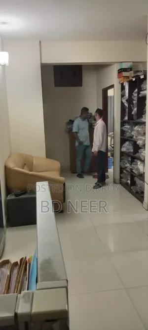 বনানীতে ২০০০ বর্গফুটের আনফার্নিশড অফিস ভাড়ার জন্য