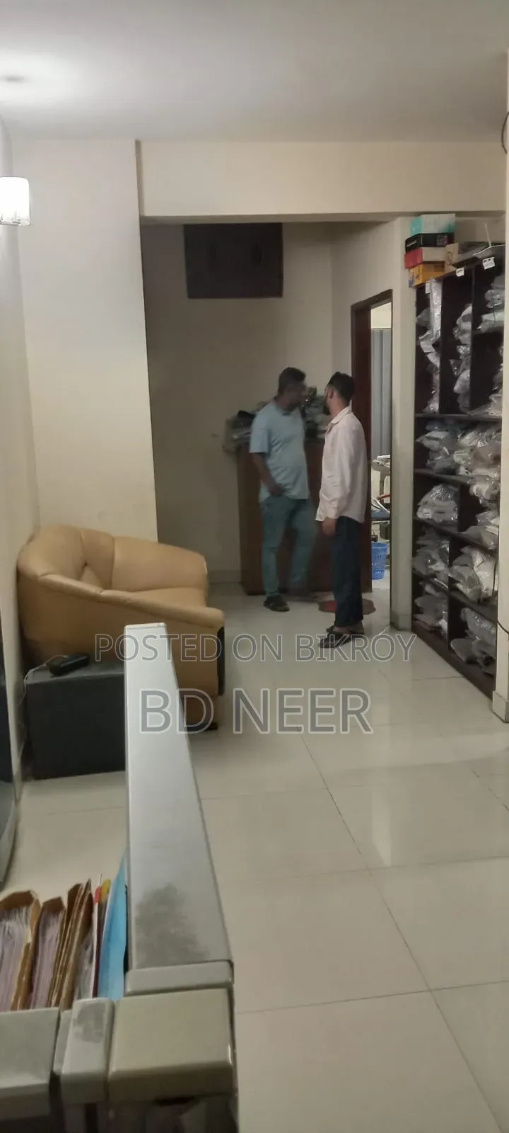 বনানীতে ২০০০ বর্গফুটের আনফার্নিশড অফিস ভাড়ার জন্য