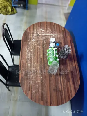 ডাইনিং টেবিল বিক্রি করা হবে।