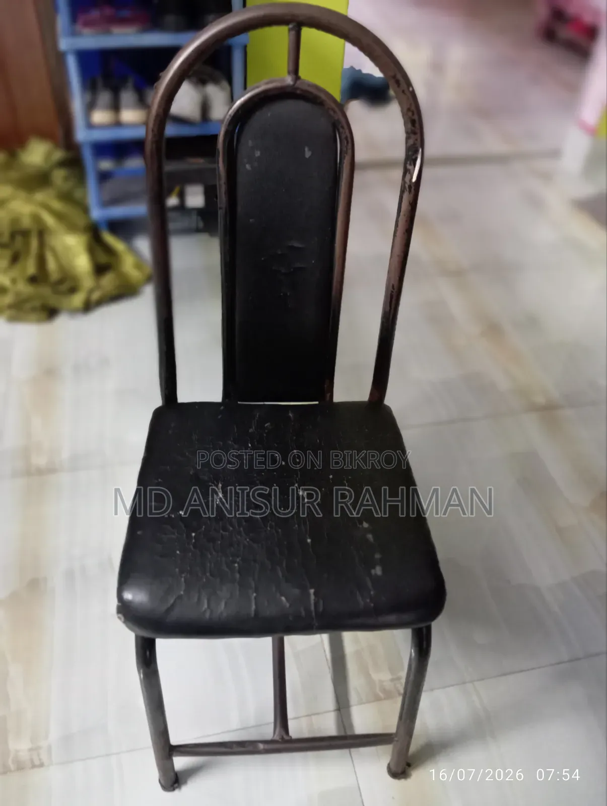 ডাইনিং টেবিল বিক্রি করা হবে।