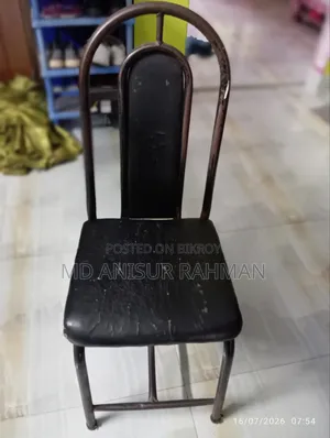 ডাইনিং টেবিল বিক্রি করা হবে।