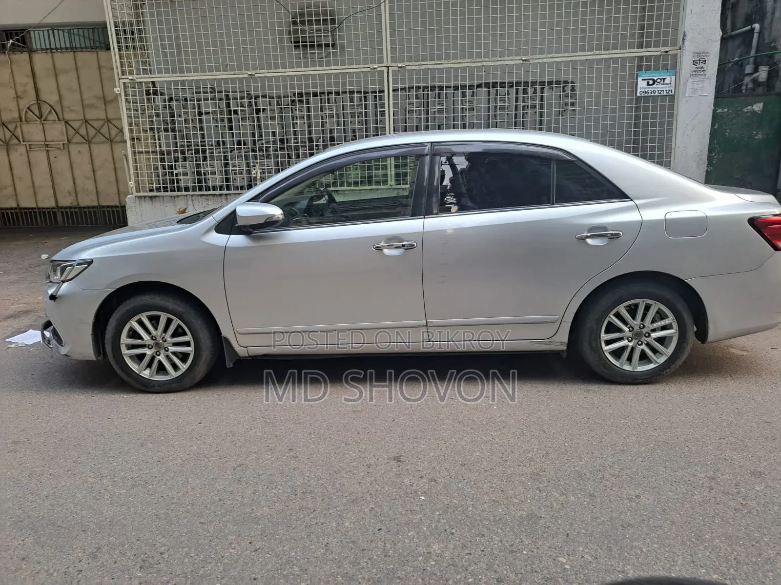 Toyota Premio 2017 Silver