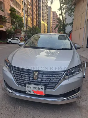 Toyota Premio 2017 Silver