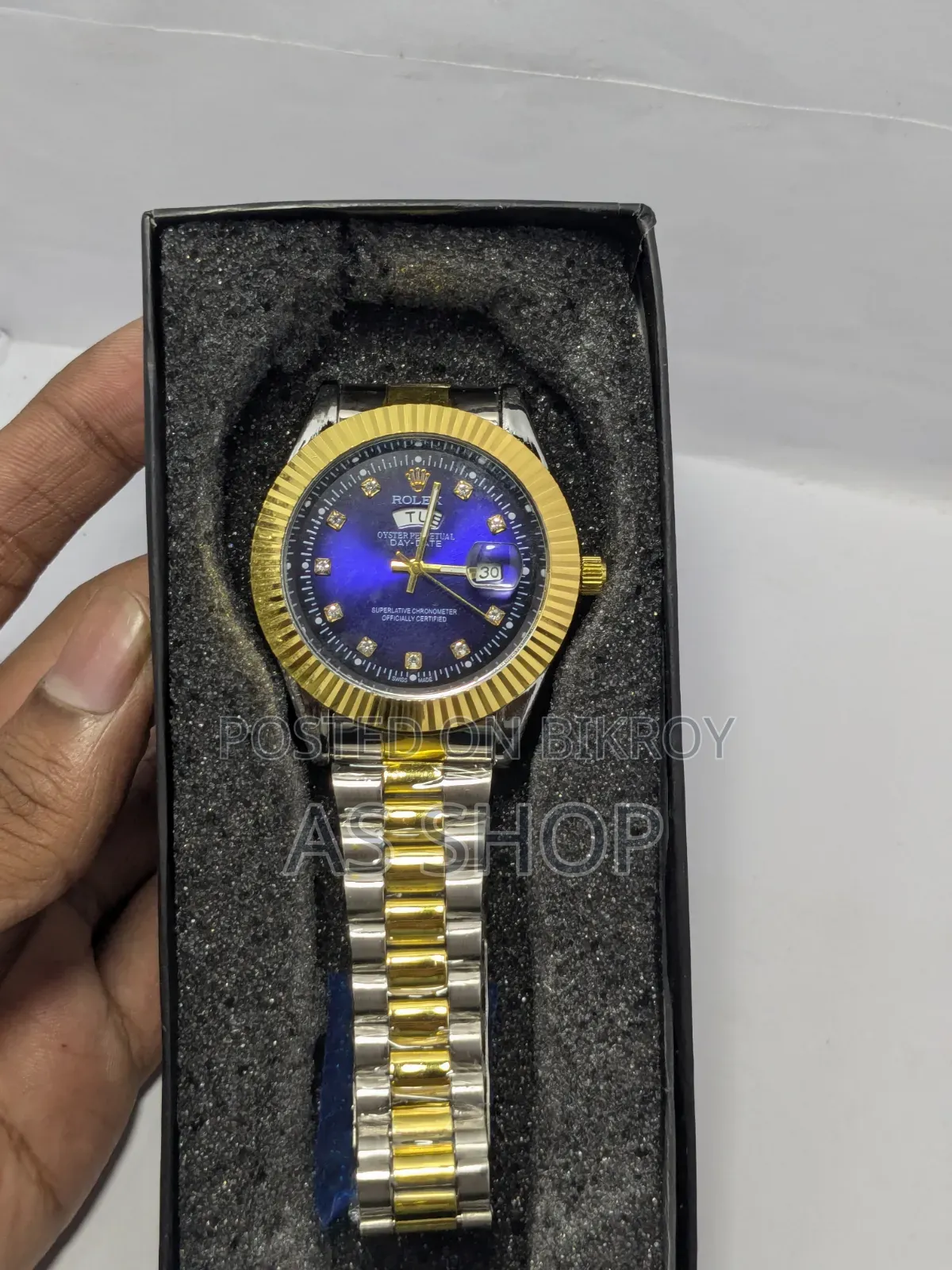 This watch will catch everyone's eye at a glance.