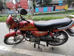 হিরো এইচএফ ডিলাক্স ২০২২ লাল