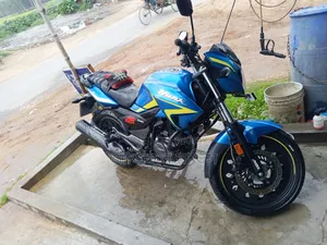 Hero Hunk 2022 Blue