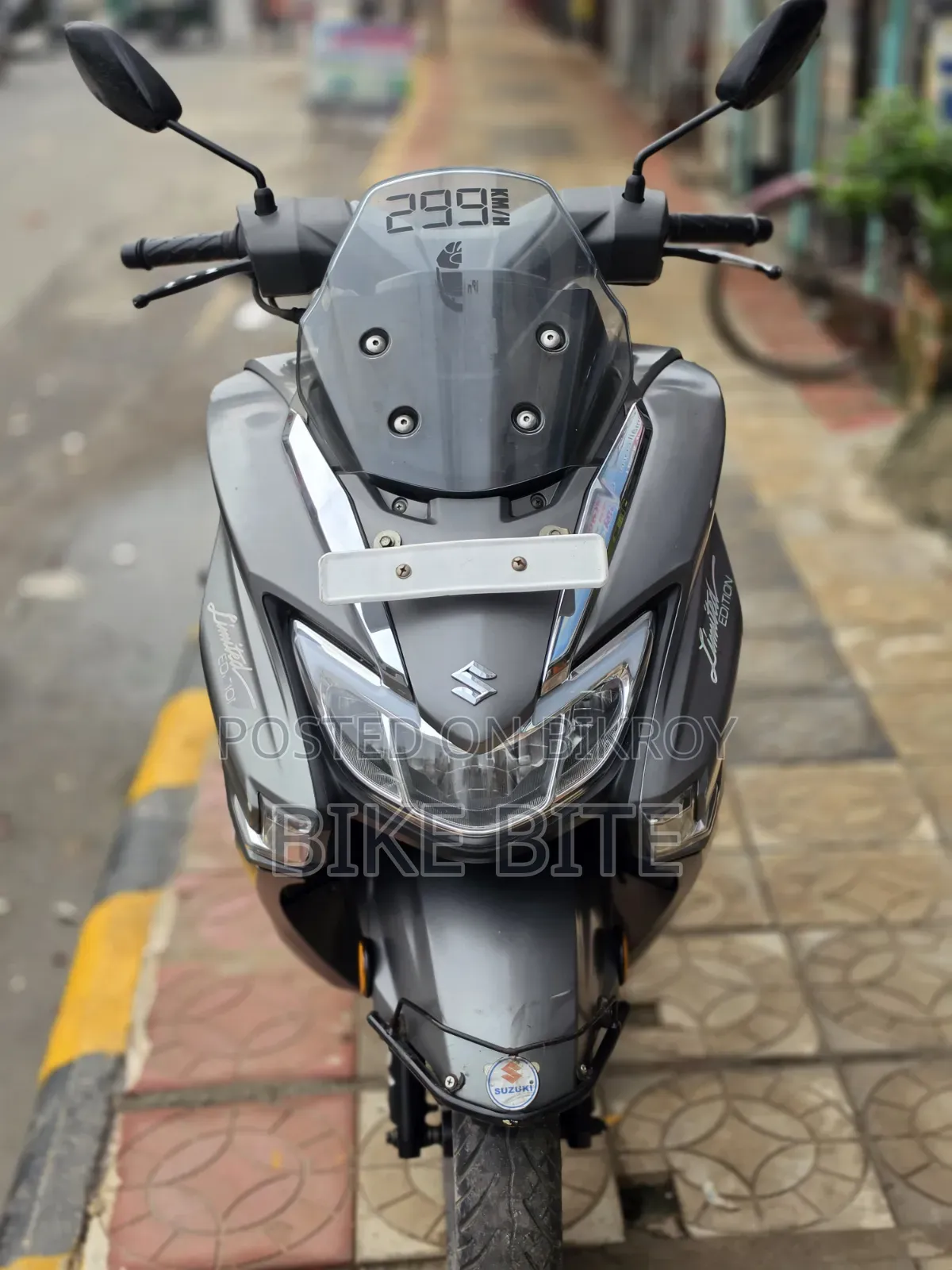 Suzuki Burgman 125 2023 Silver