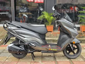 Suzuki Burgman 125 2023 Silver