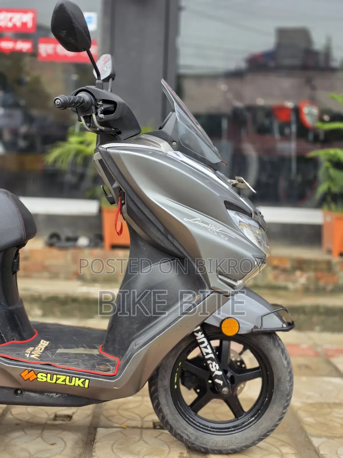 Suzuki Burgman 125 2023 Silver