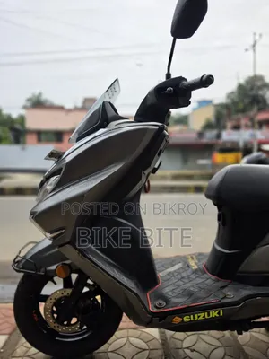 Suzuki Burgman 125 2023 Silver