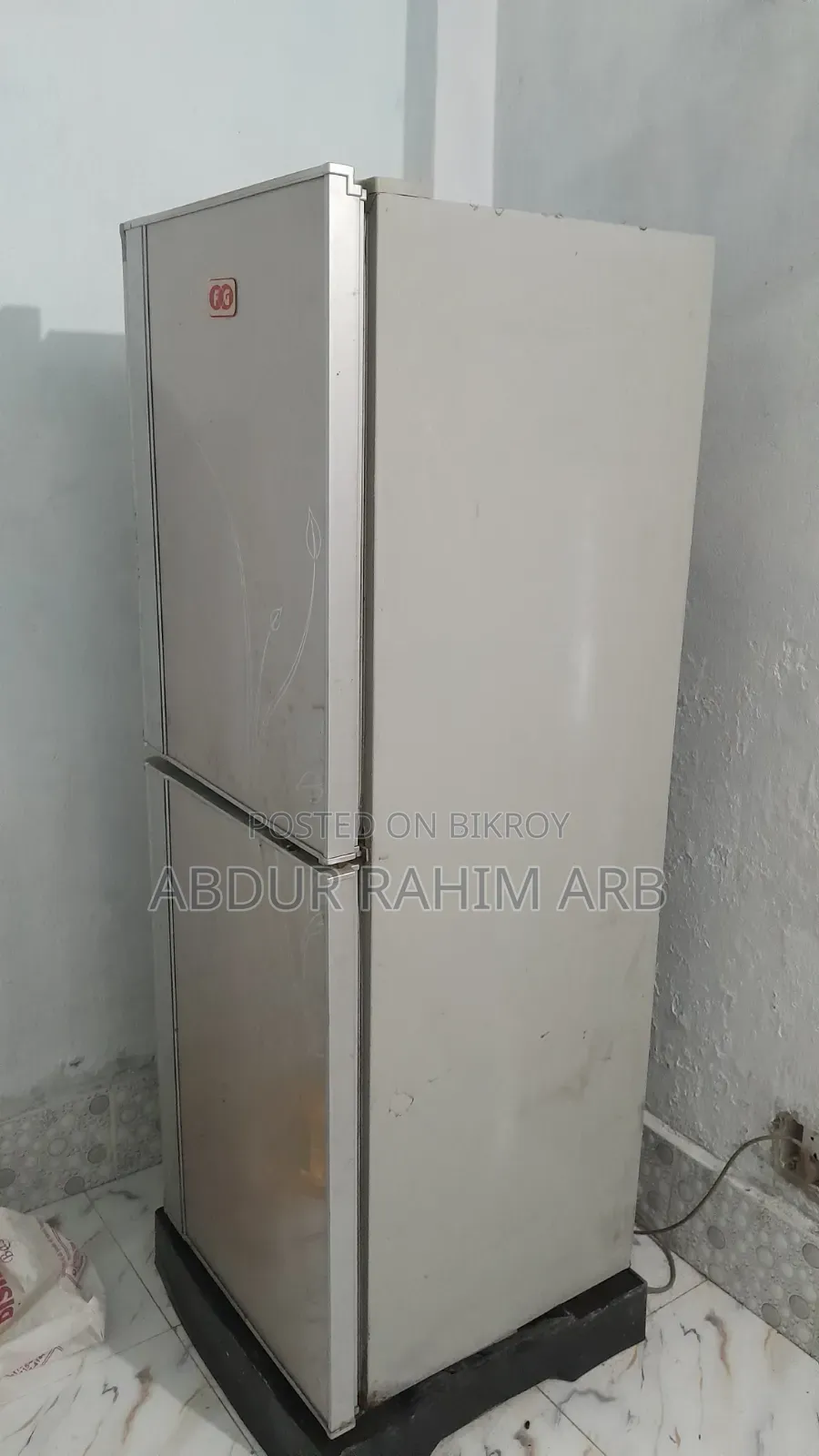 এক টি ফ্রিজ বিক্রয় করা হইবে  ঠিকানা: ভেকুটিয