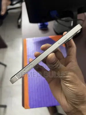 Apple iPhone XR 64 GB White