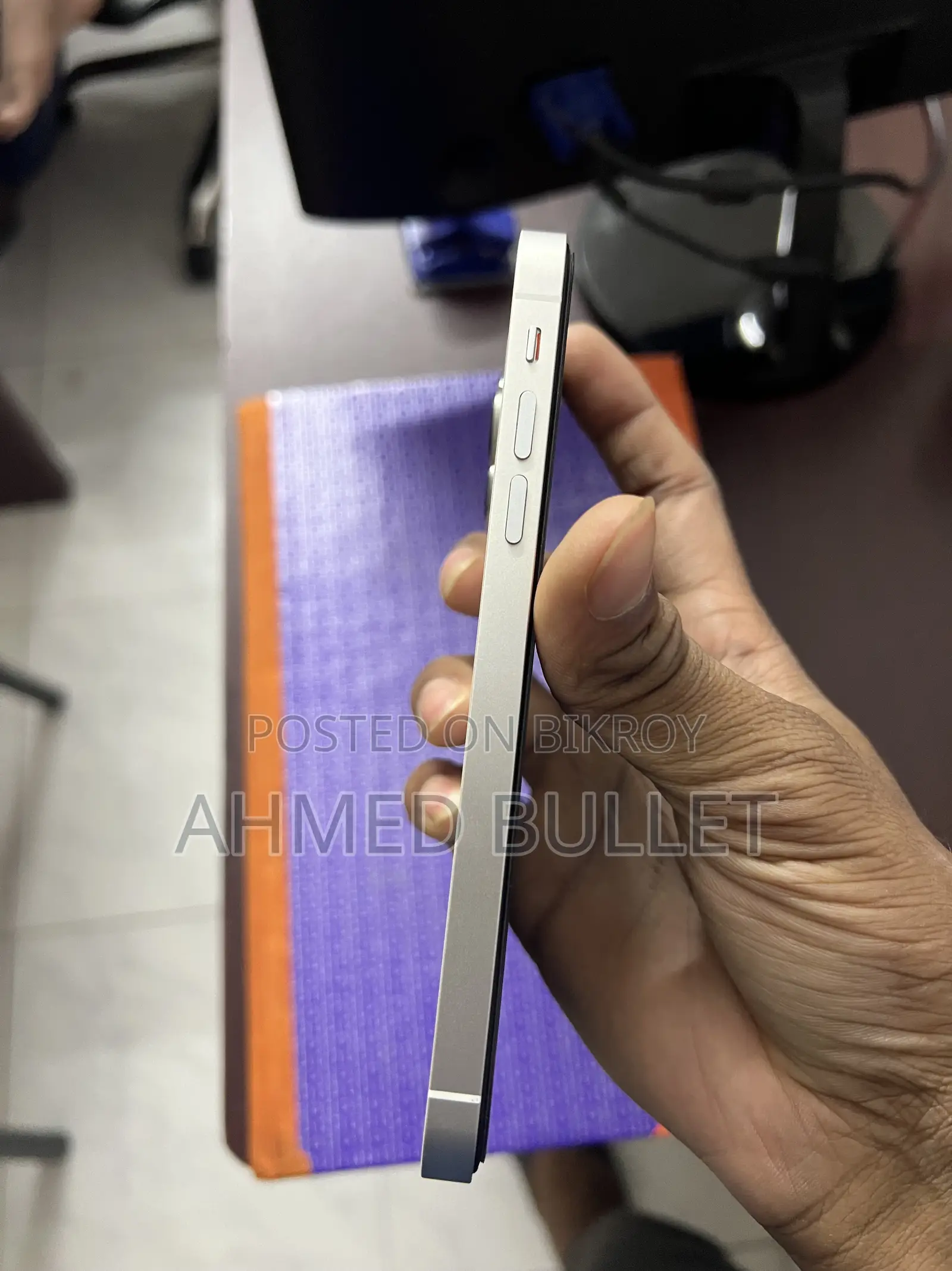 Apple iPhone XR 64 GB White