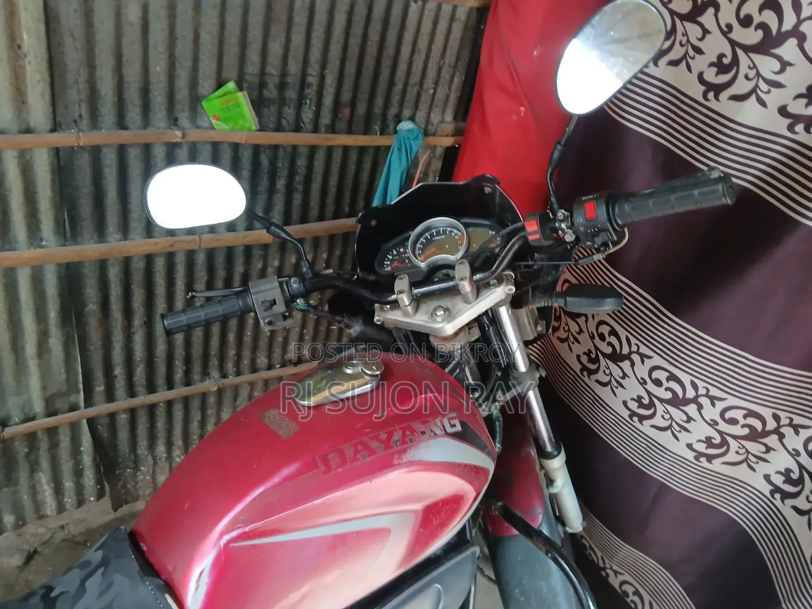 দায়াং ডিওয়াই১০০টি-৮এম ২০১৭ রেড