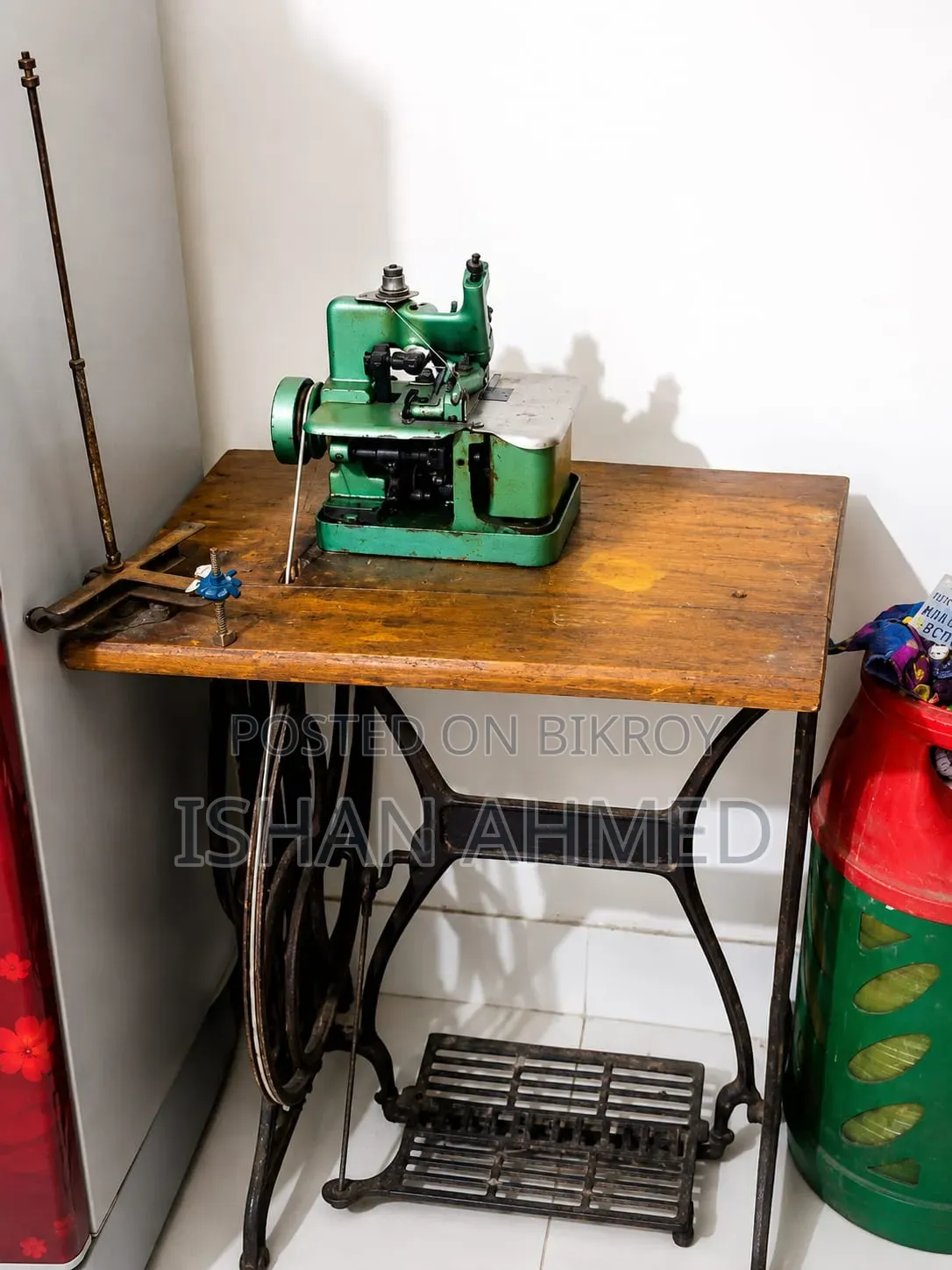 Lock sewing machine for sale