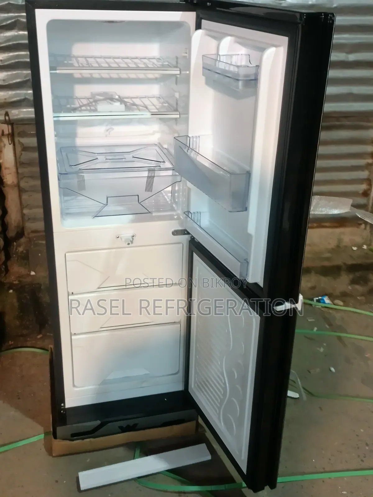 Walton refrigerator model WFD-1go-Gdel of 184 liters at a special 33% discount.
