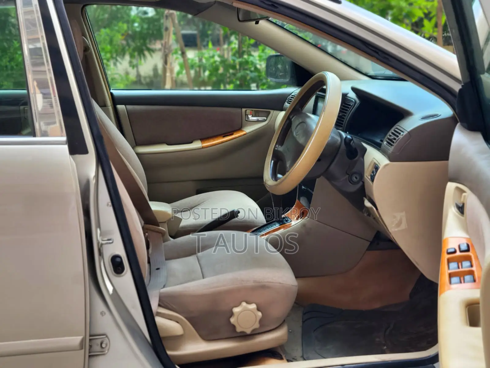Toyota Corolla 2004 Gold