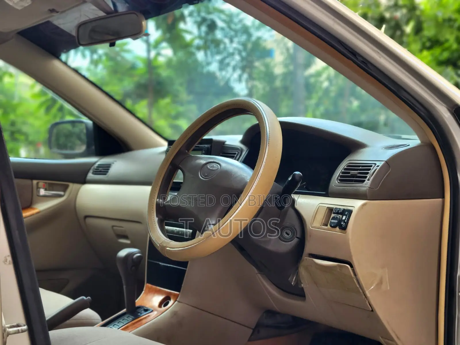 Toyota Corolla 2004 Gold
