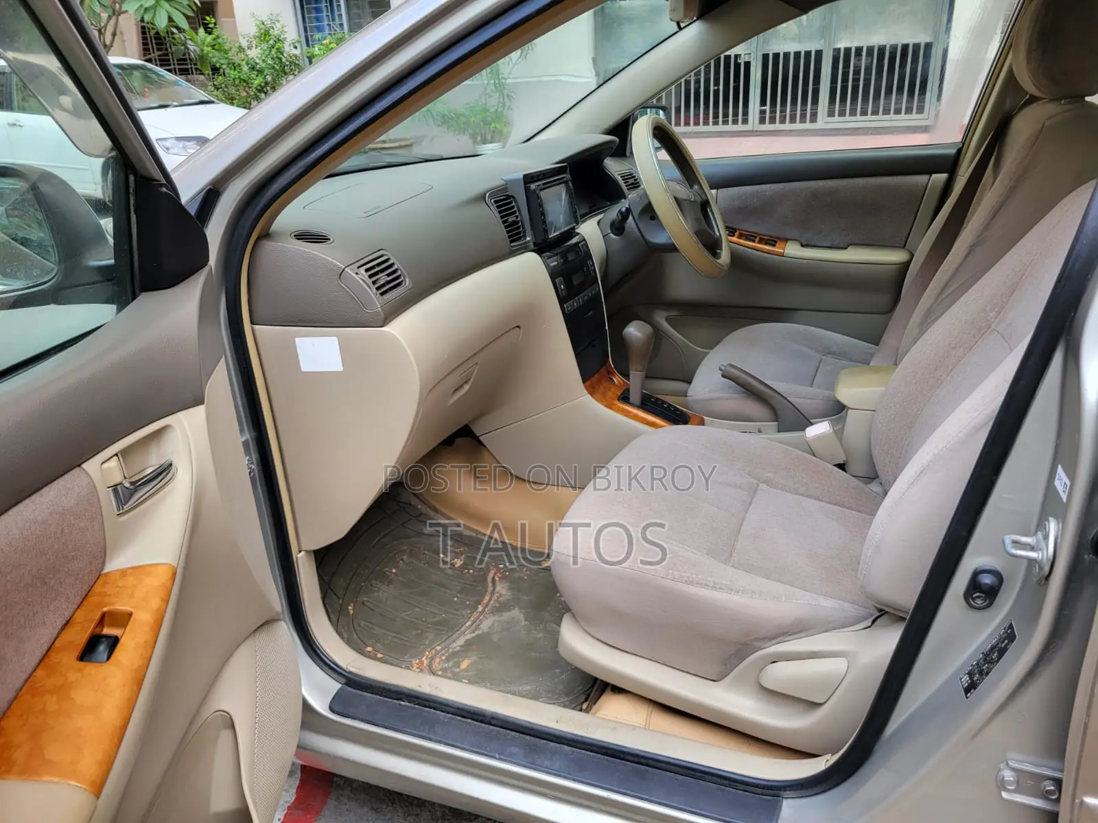 Toyota Corolla 2004 Gold