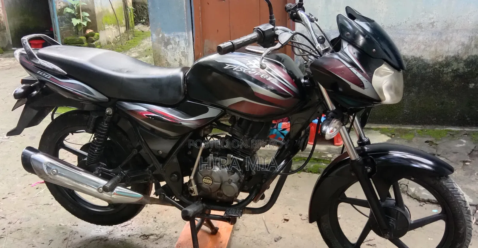 বাজাজ ডিসকভার ১০০ ২০১৮ কালো
