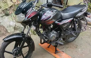 বাজাজ ডিসকভার ১০০ ২০১৮ কালো