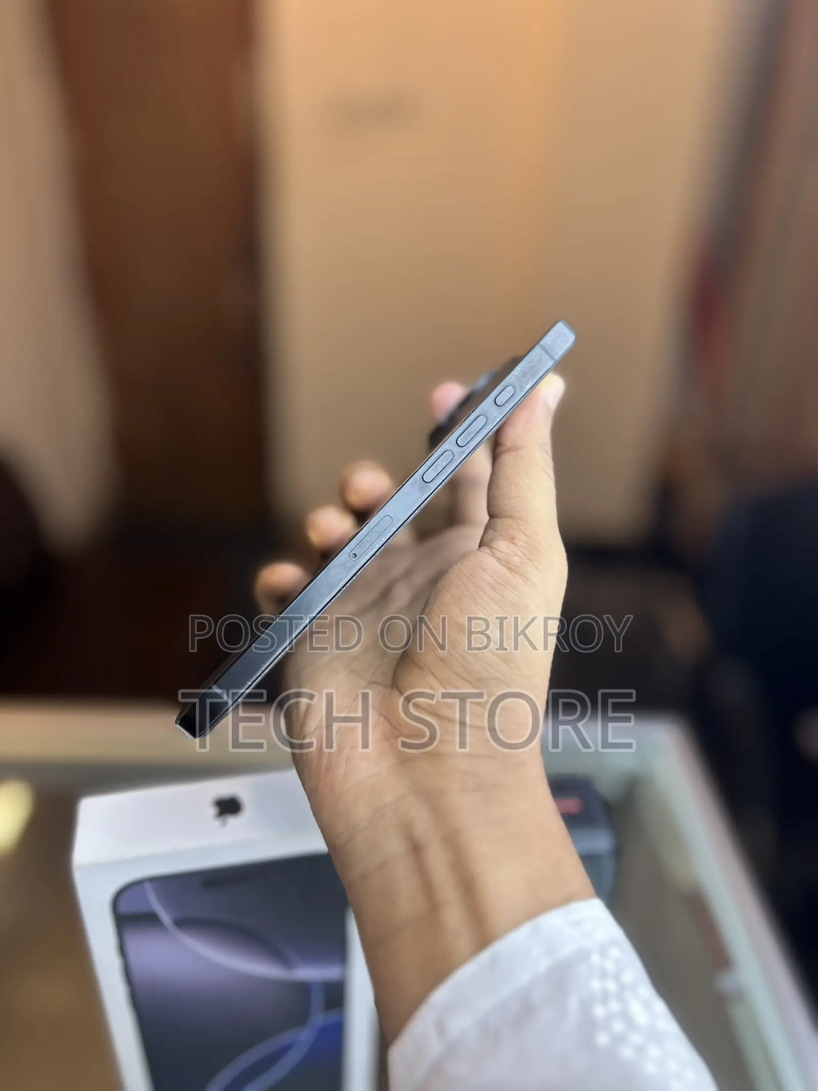 Apple iPhone 16 Pro Max ২৫৬ জিবি ব্ল্যাক