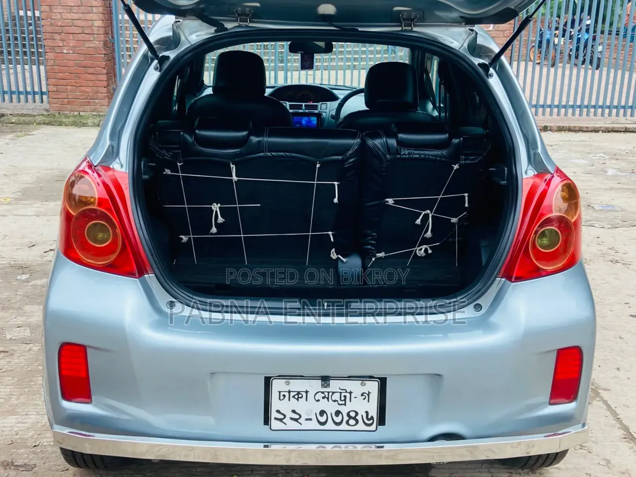 Toyota Vitz 2010 Gray