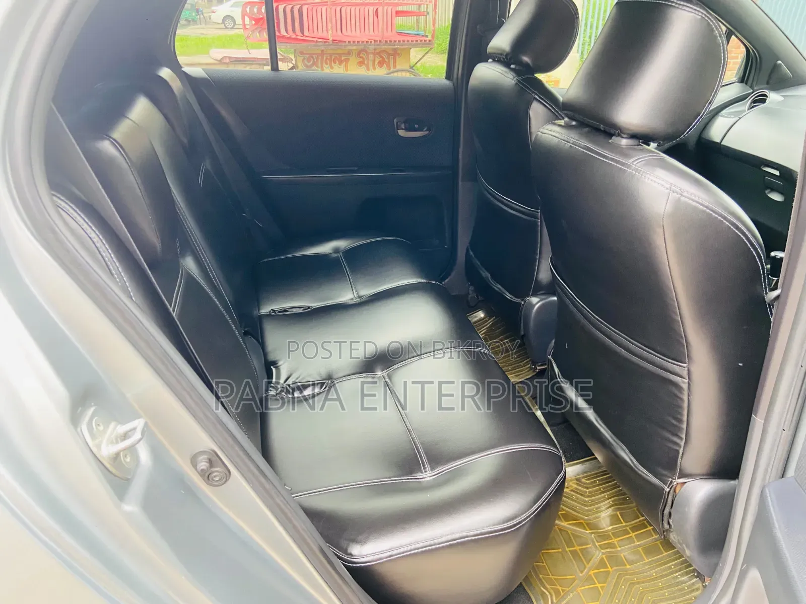 Toyota Vitz 2010 Gray