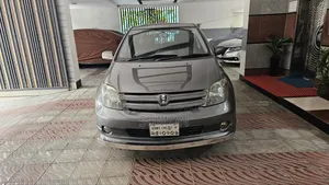 Toyota IST 2004 Gray