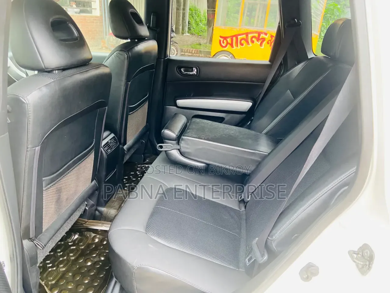 নিসান এক্স-ট্রেইল ২০১১ পার্ল