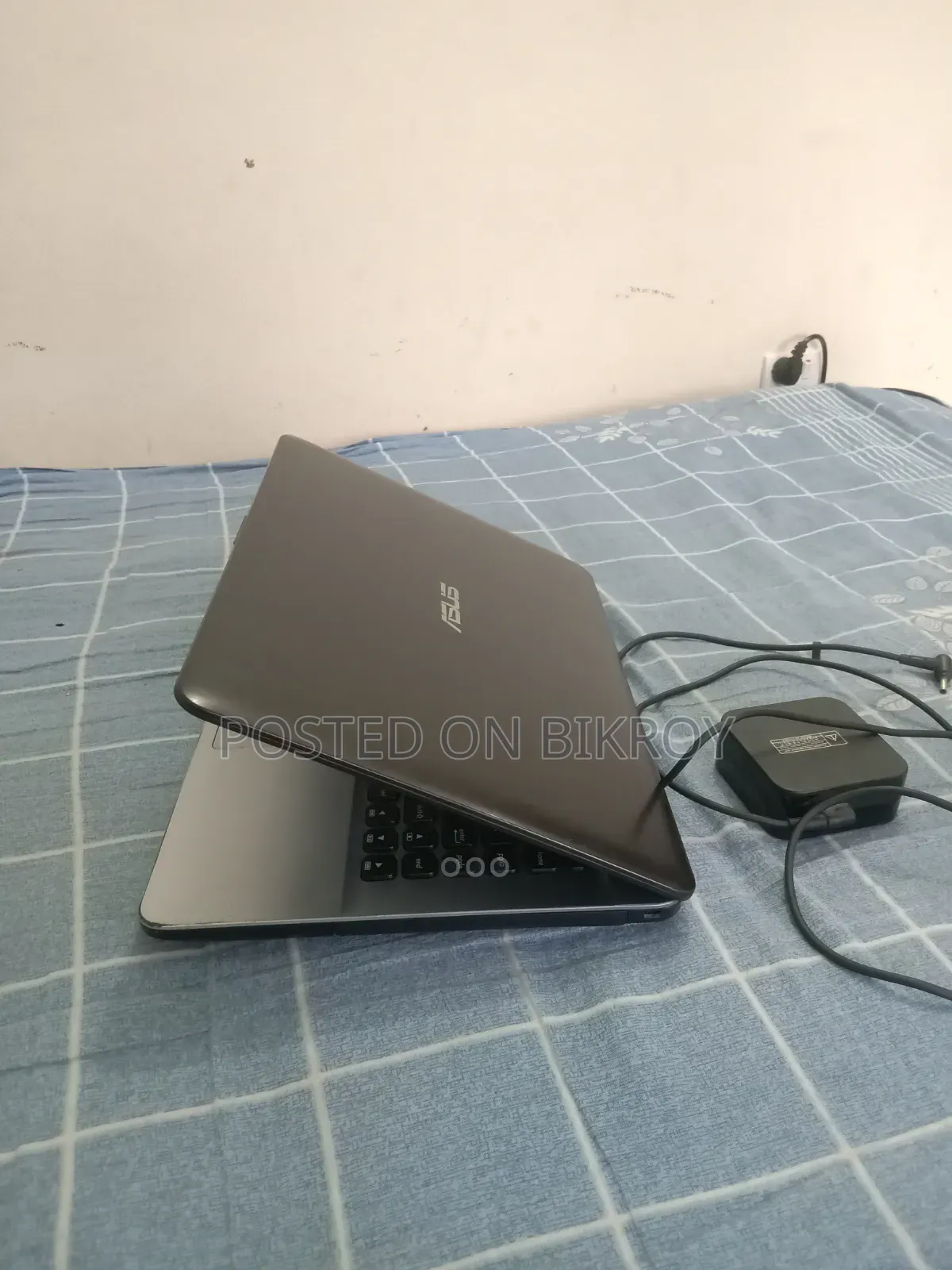 Asus Laptop 4GB RAM 128GB SSD