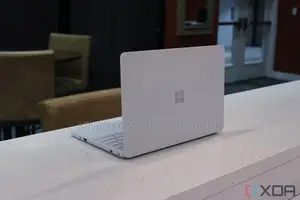 Laptop Microsoft Surface Laptop SE 8GB Intel Celeron SSD 128GB