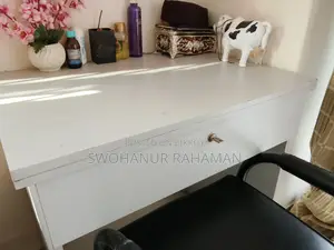 মালয়েশিয়ান কাঠের বিছানা ৬/৭ টেবিল এবং চেয়ার