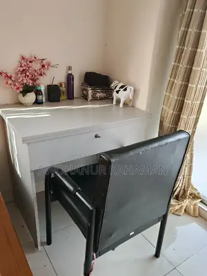 মালয়েশিয়ান কাঠের বিছানা ৬/৭ টেবিল এবং চেয়ার