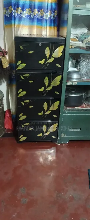 Selling a wardrobe urgently, message if interested
