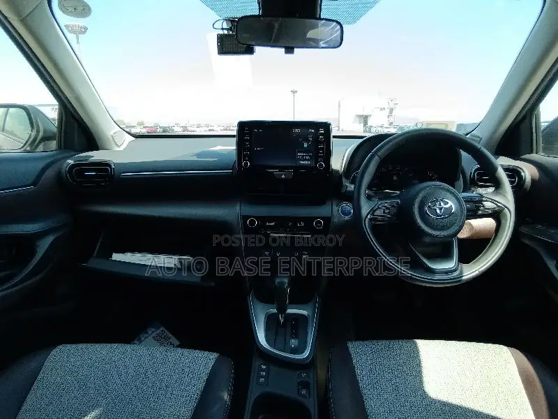 Toyota Yaris Cross 1.5 Hybrid FWD 2021 Red