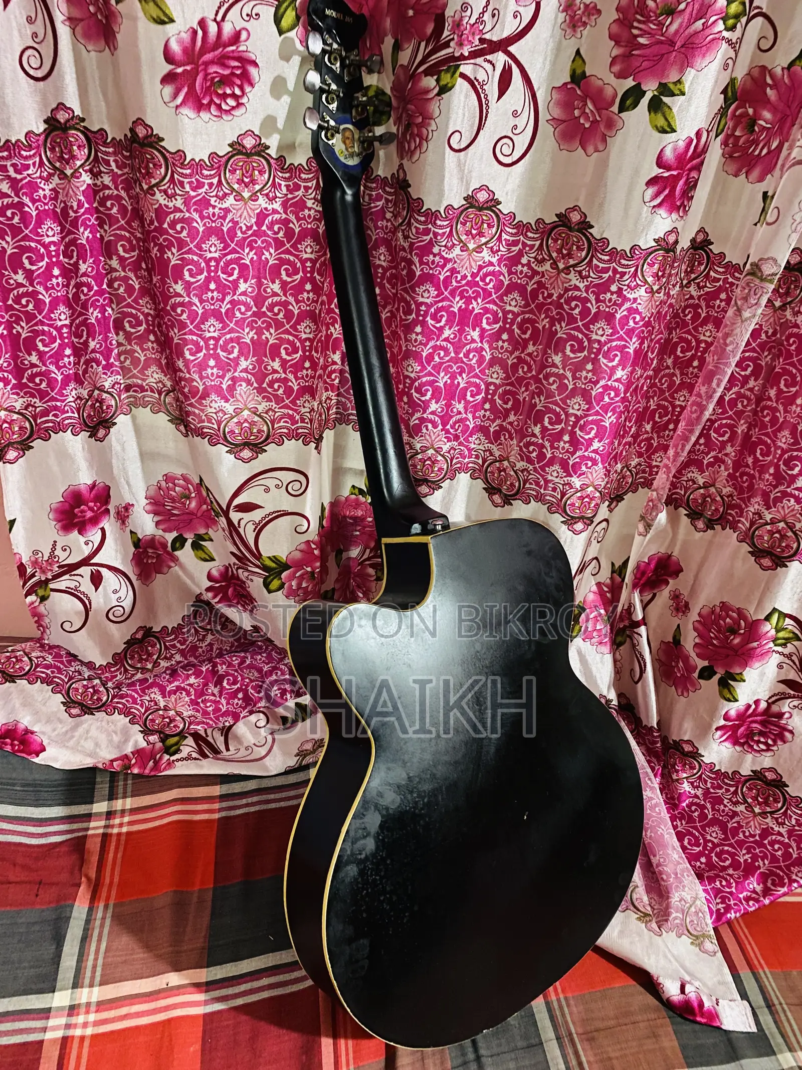 সিগনেচার গিটার