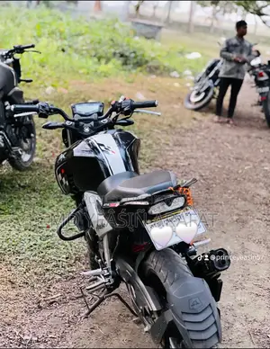 টিভিএস অ্যাপাচি ১৬০ ৪ভি ২০২২ কালো
