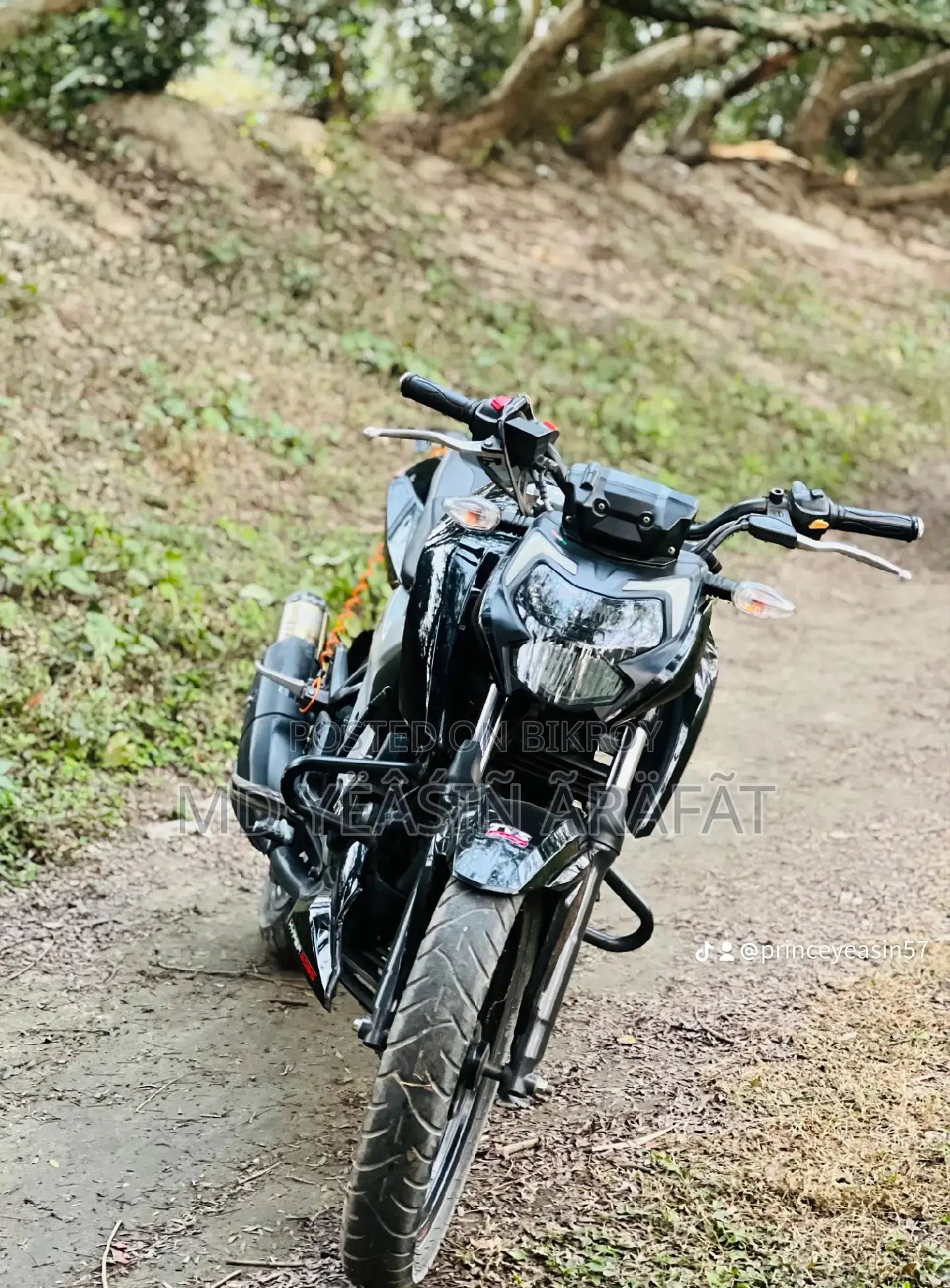 টিভিএস অ্যাপাচি ১৬০ ৪ভি ২০২২ কালো