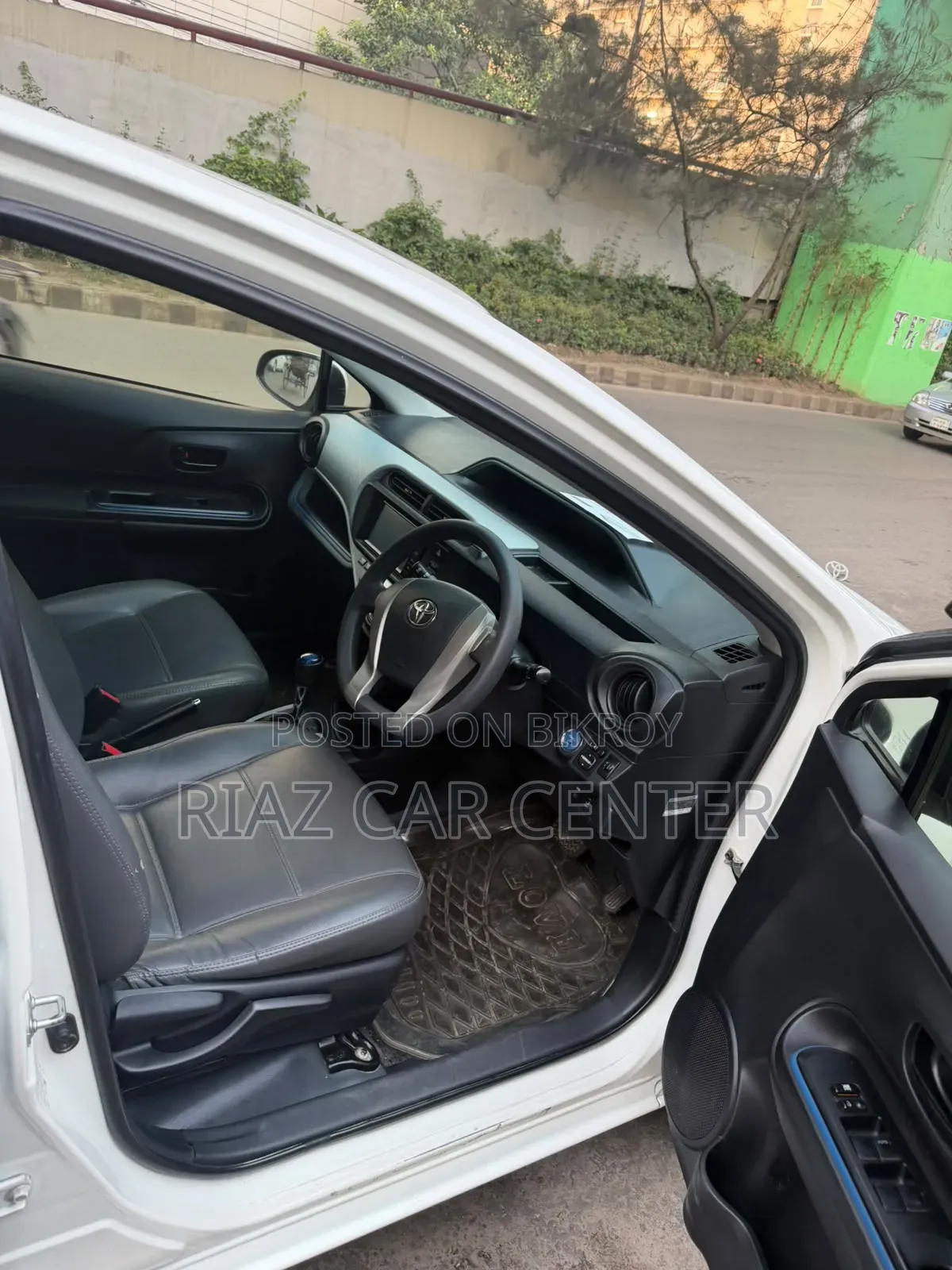 Toyota Aqua 2013 White