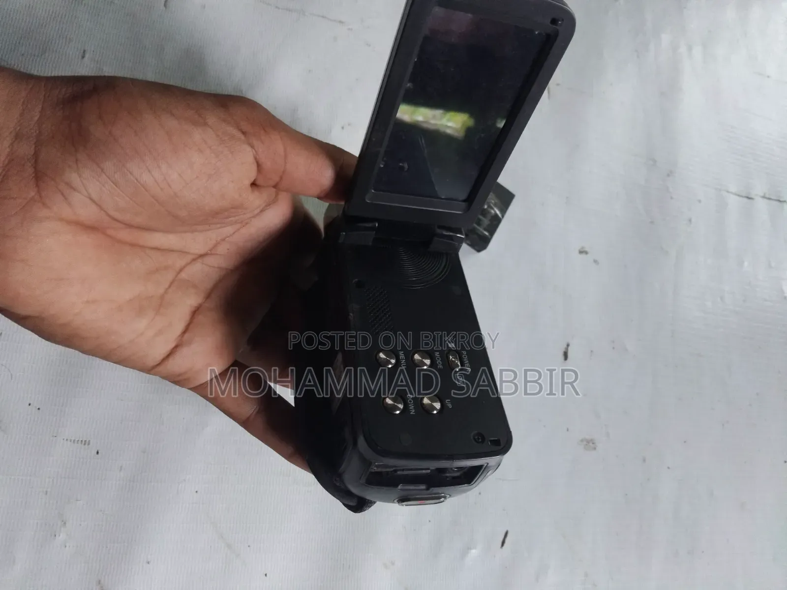Working HD Video Camera 24 MP . No Charger and Battery.