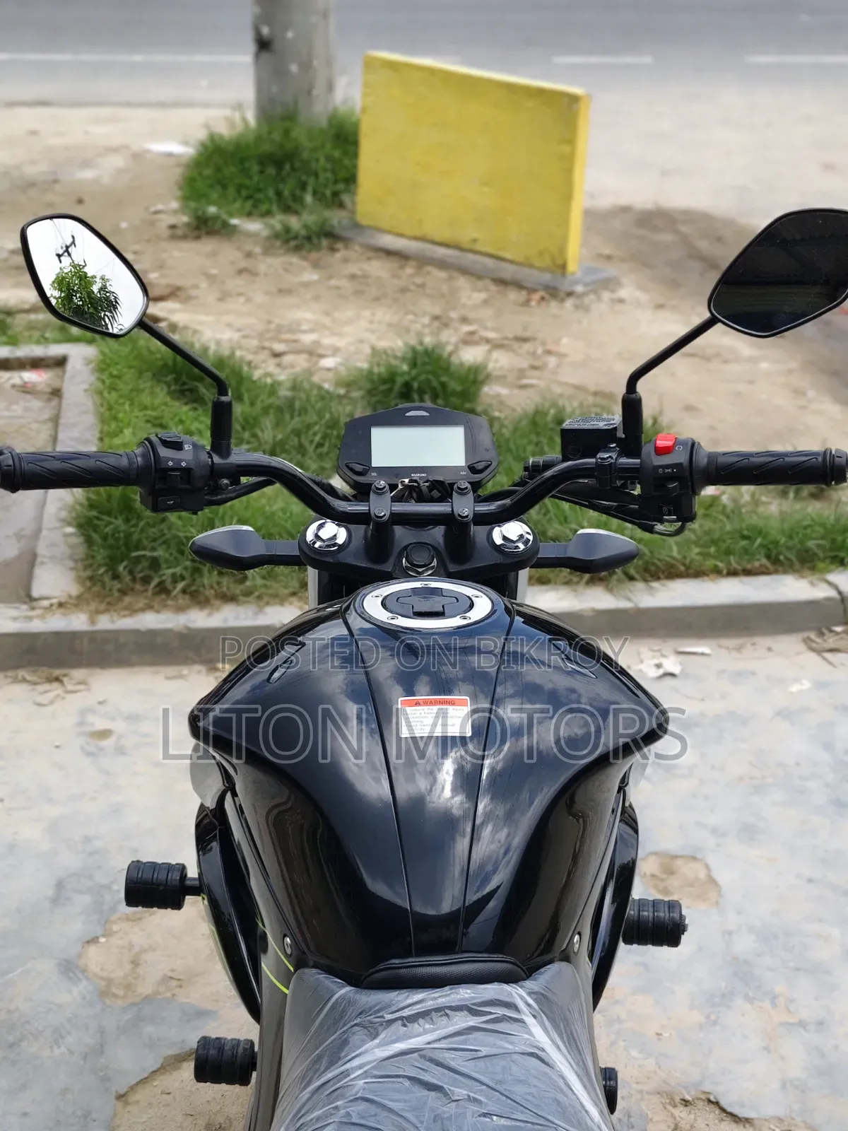 সুজুকি জিক্সার এফআই এবিএস ২০২৫ ব্ল্যাক